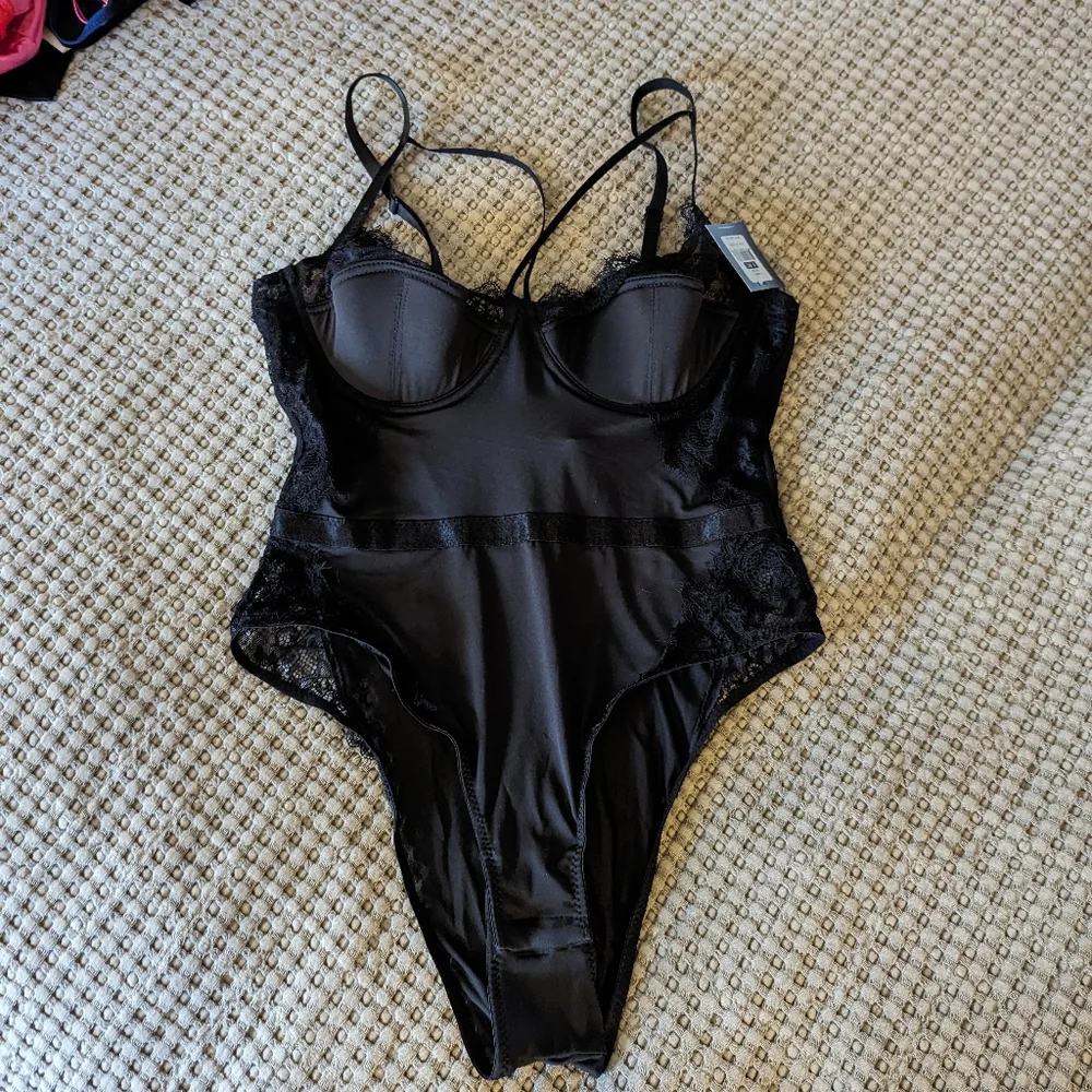 New Strappy Teddy - Picture 1 of 5